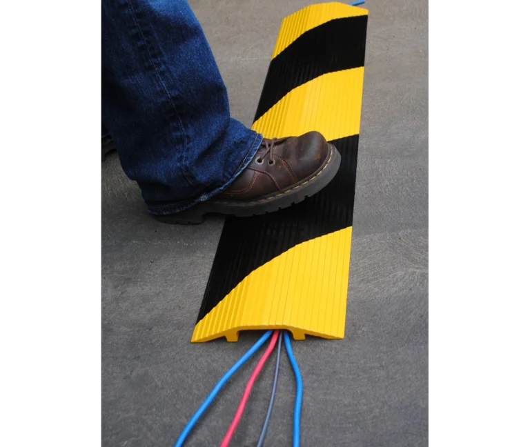 Cruces de cables y mangueras de aluminio extruido 1